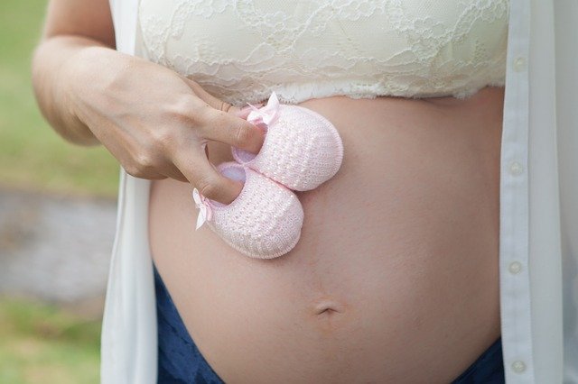 evde-gebelik-testi-nasil-yapilir-hamile-oldugunu-anlamanin-yollari-nelerdir